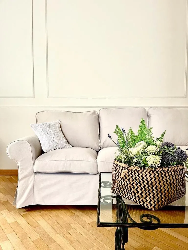 Charming Como: Downtown Apartment with Dual Bedrooms and Bathrooms